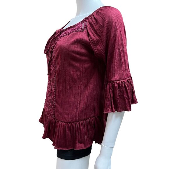 Almost Famous Maroon Embroidered Pleated Ruffled Blouse Womens Size L (N10304) - Picture 4 of 8